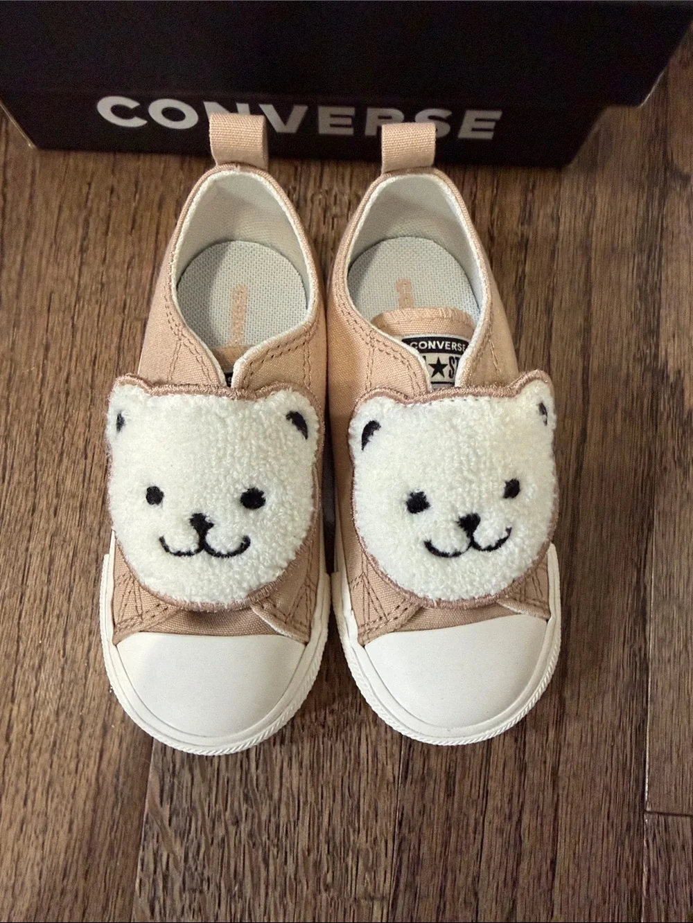 Converse Kids' Beige Bear Sneakers - Chick Taylor NWT size 8